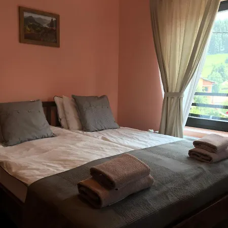 בית הארחה Kutsinska House