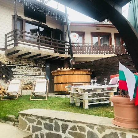 Pensionat Kutsinska House 4*