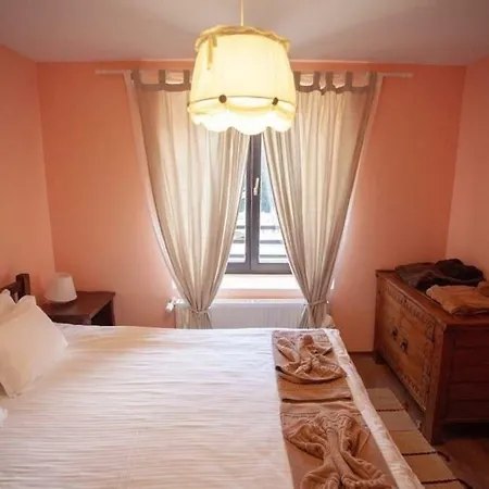 Kutsinska House Pensionat 4*