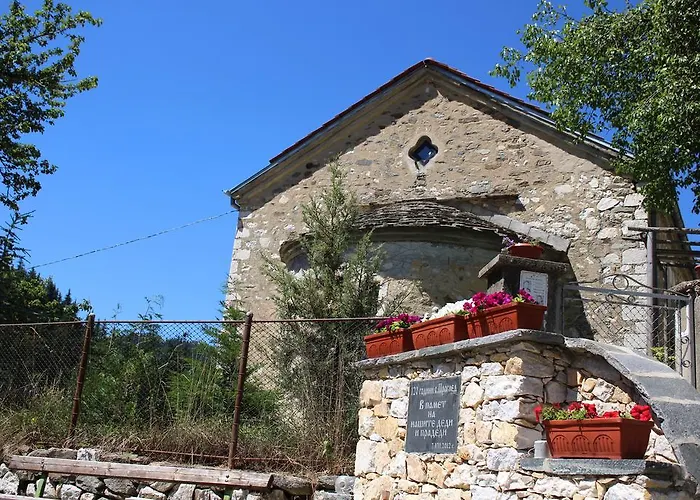 招待所 Kutsinska House