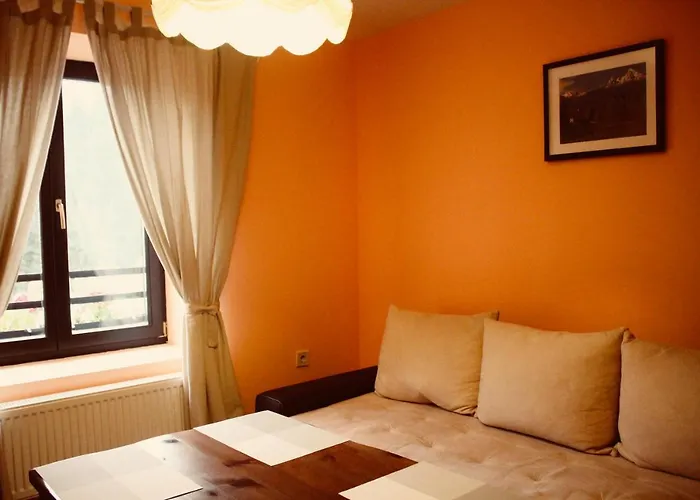 招待所 Kutsinska House 4*