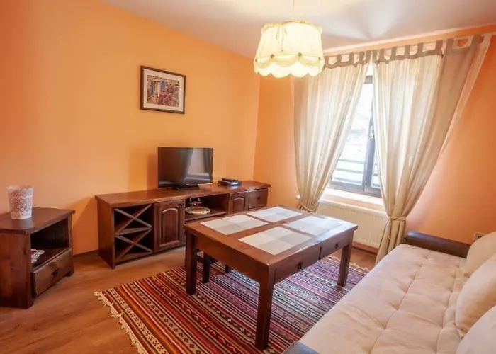 Kutsinska House 招待所 4*