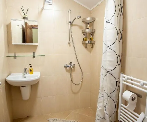 Kutsinska House 4* Progled